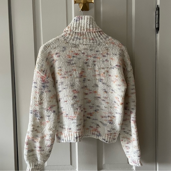 XS Jessica Simpson Turtleneck Cropped Sweater - Picture 3 of 5